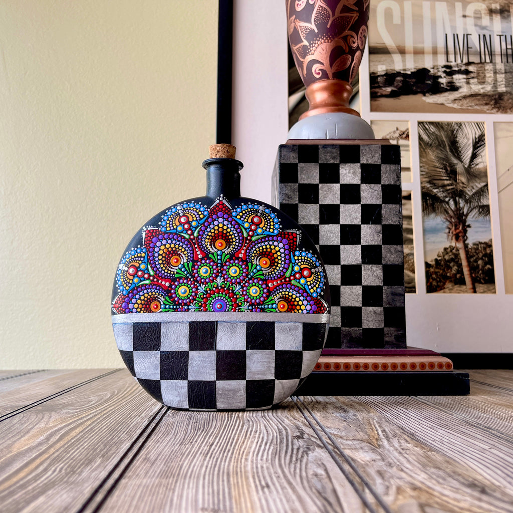 Mandala Flower Checker Fusion Glass Bottle